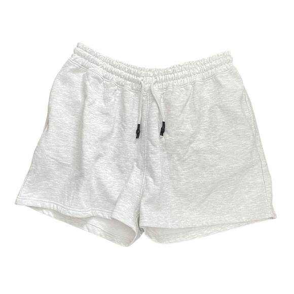 PRETTYLITTLETHING NWT shorts | L - Picture 1 of 4